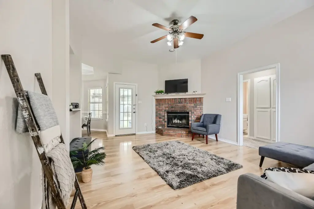 04db01c1 0676 40a2 b039 c0cc14d20763