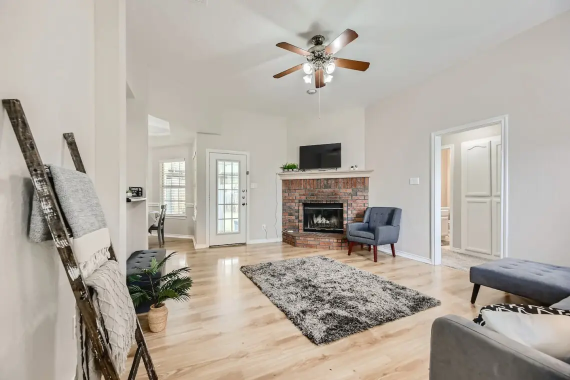 04db01c1 0676 40a2 b039 c0cc14d20763